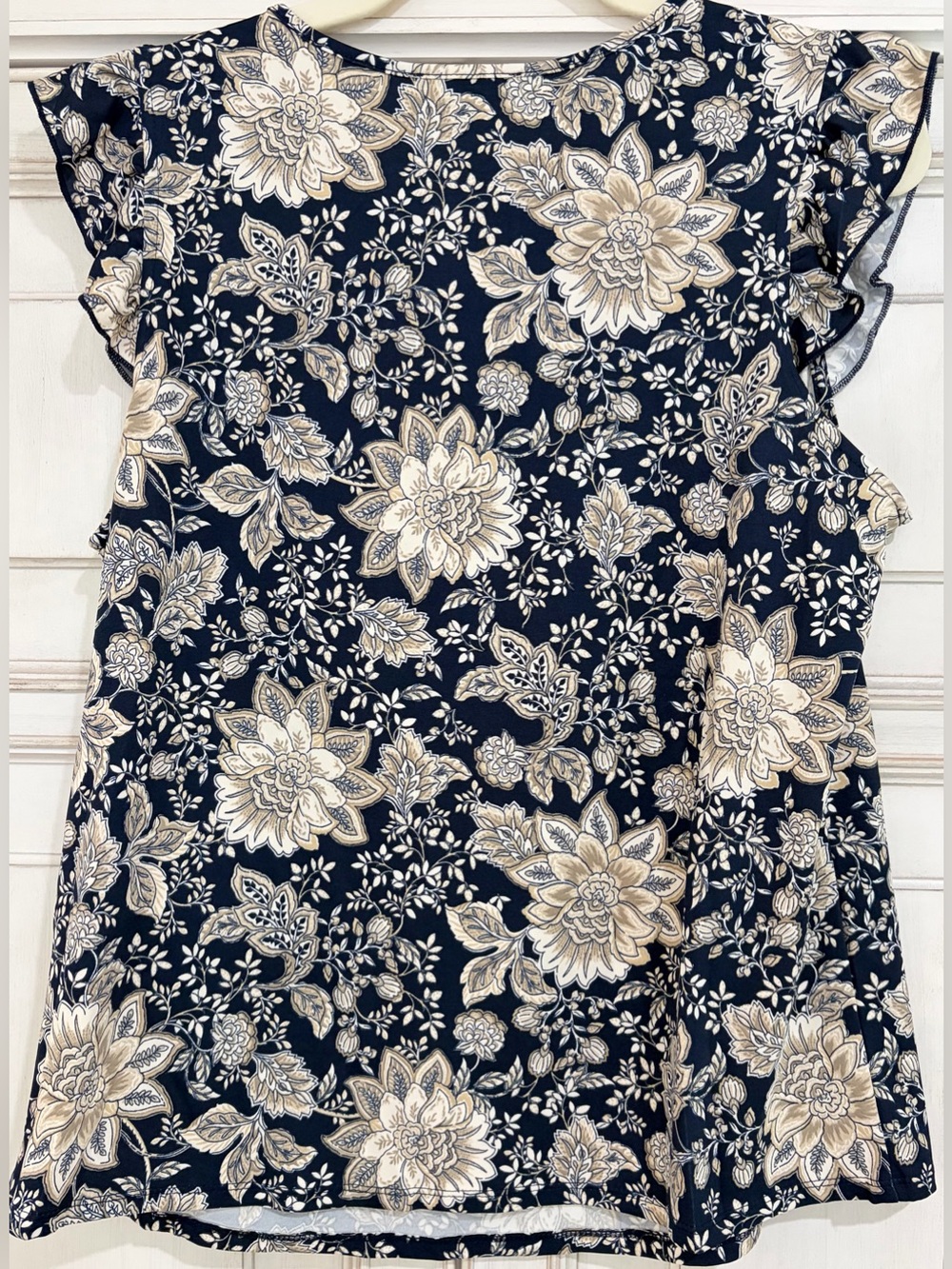 NWT SZ L PerSeption Concept Navy and Cream Floral Tie-Front Ruffle Shell - Picture 2 of 6
